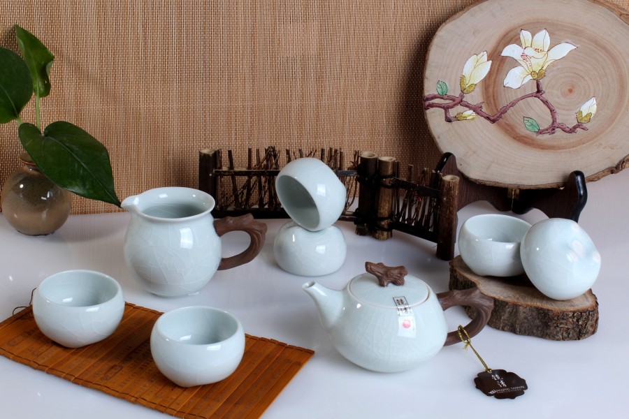 (02510)陆宝  镜清劲雅茶组9件式 (青瓷冰裂)