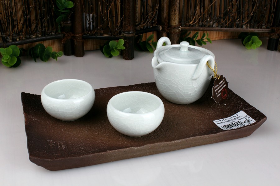 (07764)陆宝  镜清小陶然品茗茶礼 (青瓷冰裂)