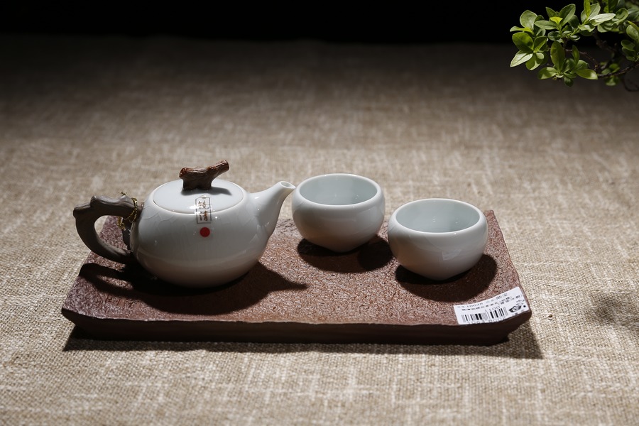 (10638)陆宝  镜清劲雅品茗茶礼 (青瓷冰裂)