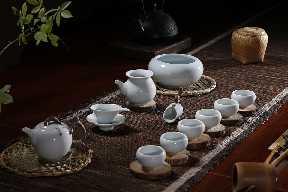 (10640)陆宝  镜清节趣茶礼 (青瓷冰裂)